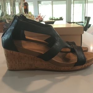 Black wedges BNIB